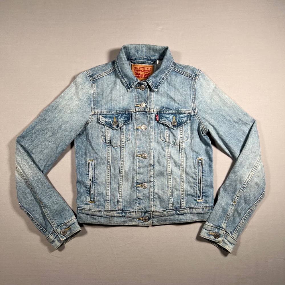 Levis Womens XS Light Wash Denim Trucker Jacket Blue Button Front Jean Coat